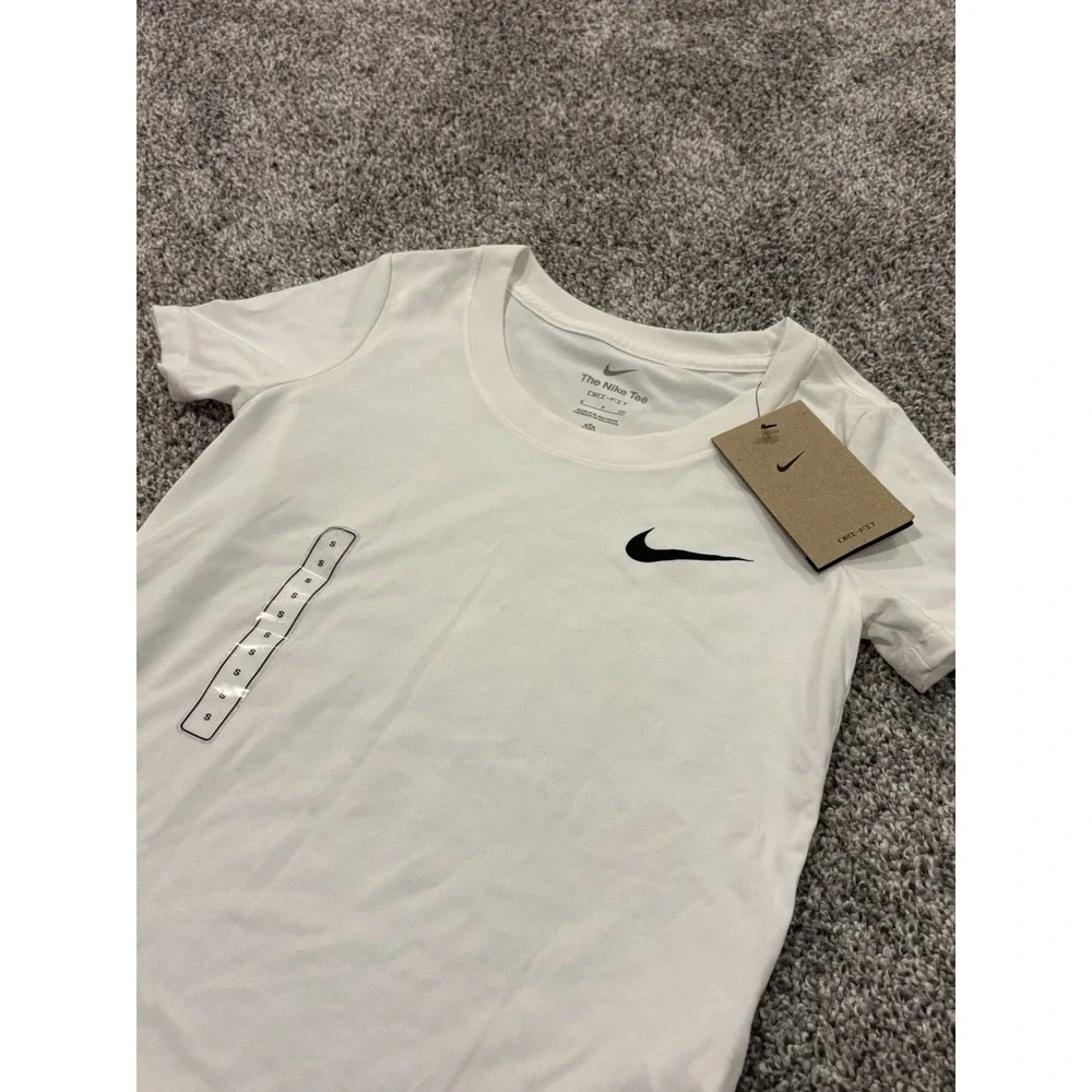 The Nike Tee White Kids T Shirt Short‎ Sleeve Size Small Polyester Athletic Top